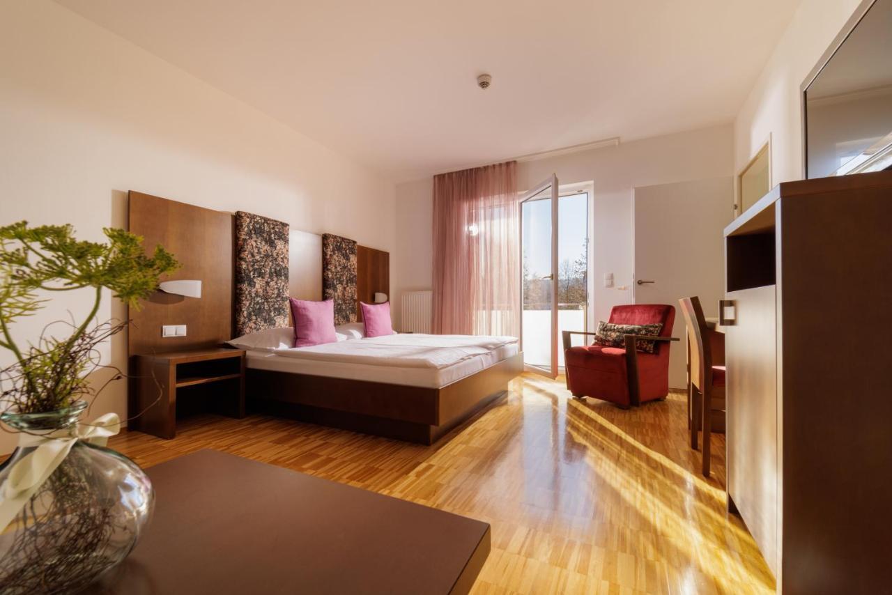 Hotel Garni Toscanina - Adults Only 바트래드커스스부르크 외부 사진